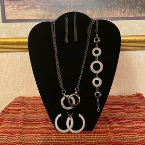 Necklace/Earring/Bracelet Set